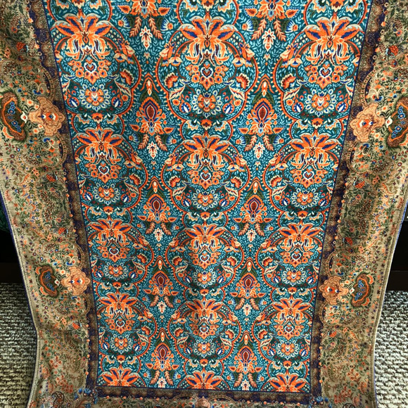 Handmade Silk Carpet “Liquid” - Picture 6 of 7